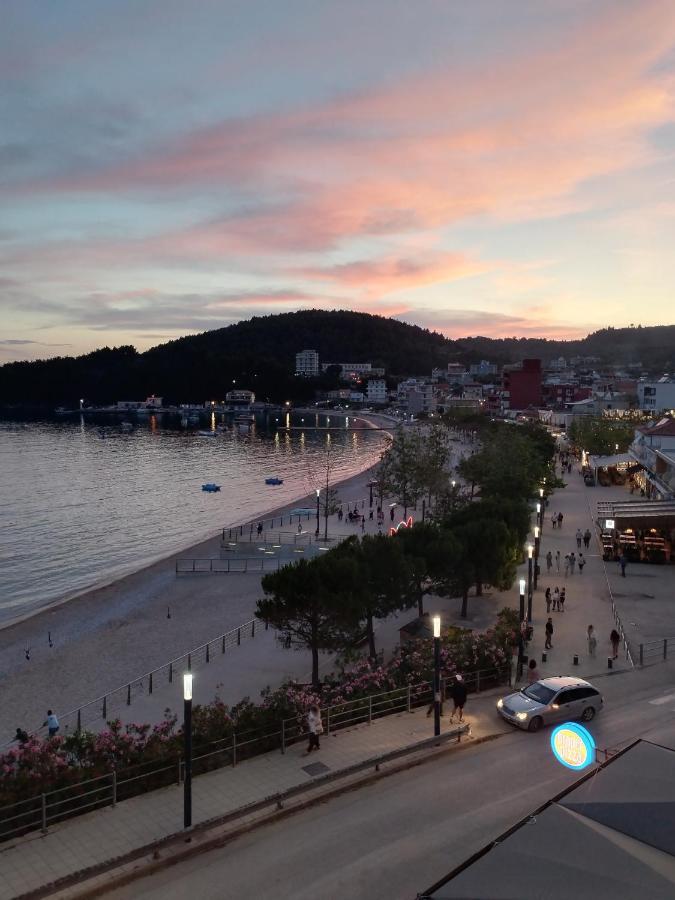 Veronika's * Himare